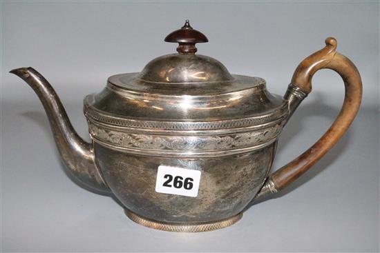 George III silver teapot (a.f.)